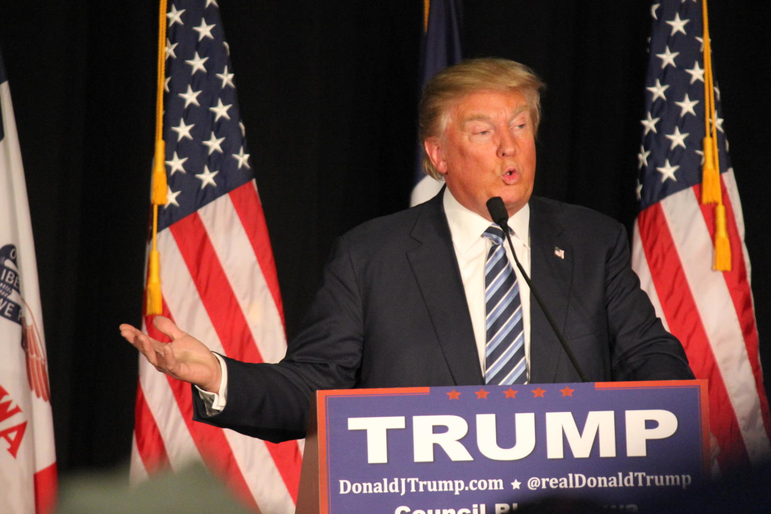 Donald Trump Ends DACA--800,000 Immigrants Affected