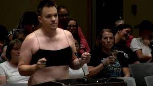 Arizona Father Makes Bold Statement in Protest Against New Dress Code Policy