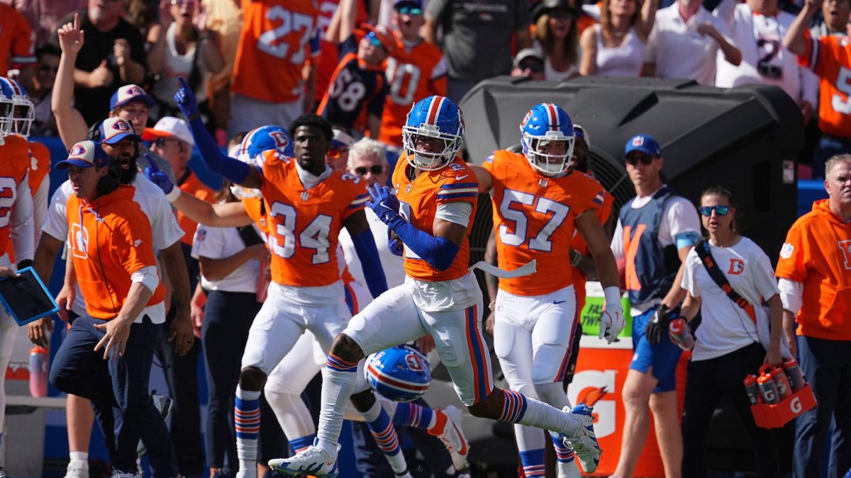 Broncos Dominate Raiders 34-18 in Rivalry Battle!