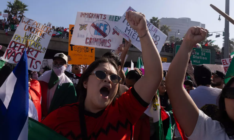 LA Protest Blocks 101 Freeway