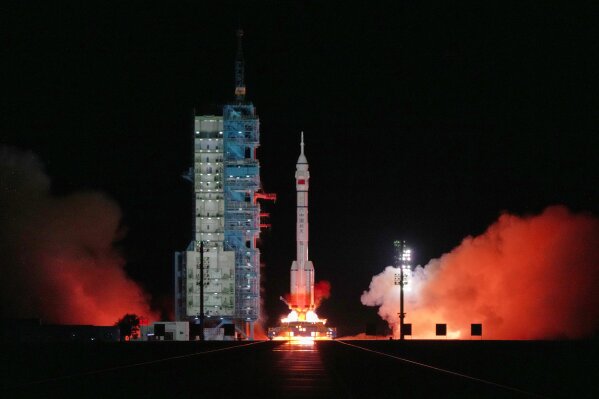 Space Visit Gone Wrong: Chinese Astronauts Stuck in Space
